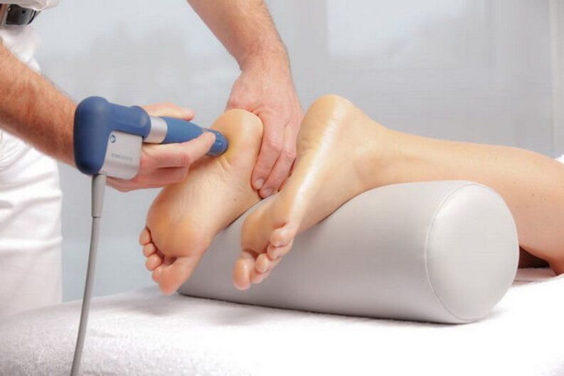 Effectuer une thérapie par ondes de choc.