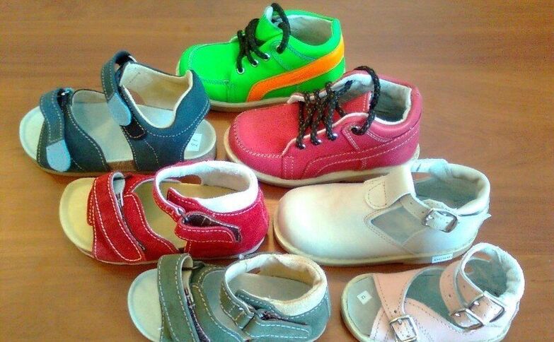 chaussures pour enfants pour hallux valgus